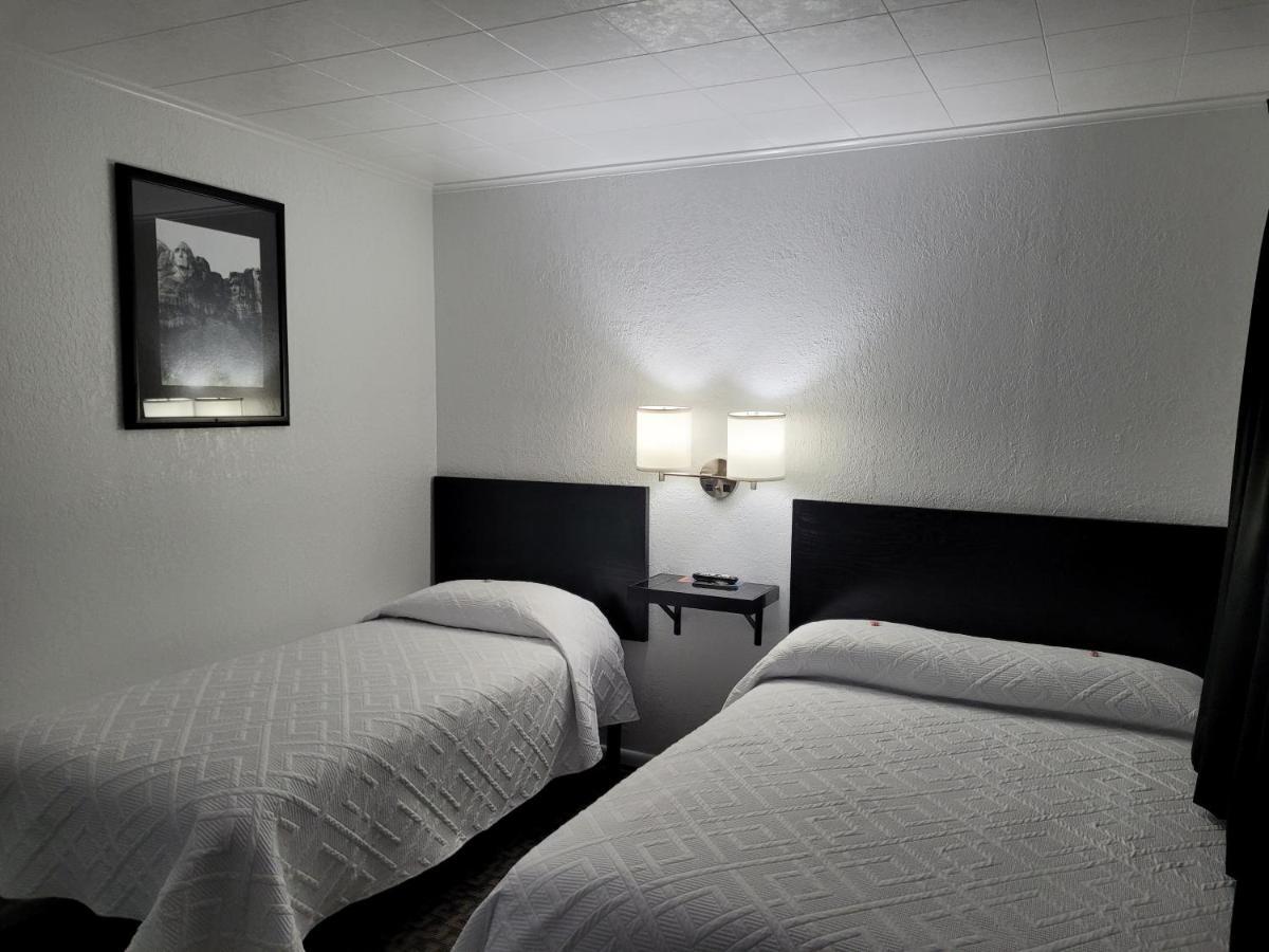 Rocket Motel คัสเตอร์ ภายนอก รูปภาพ
