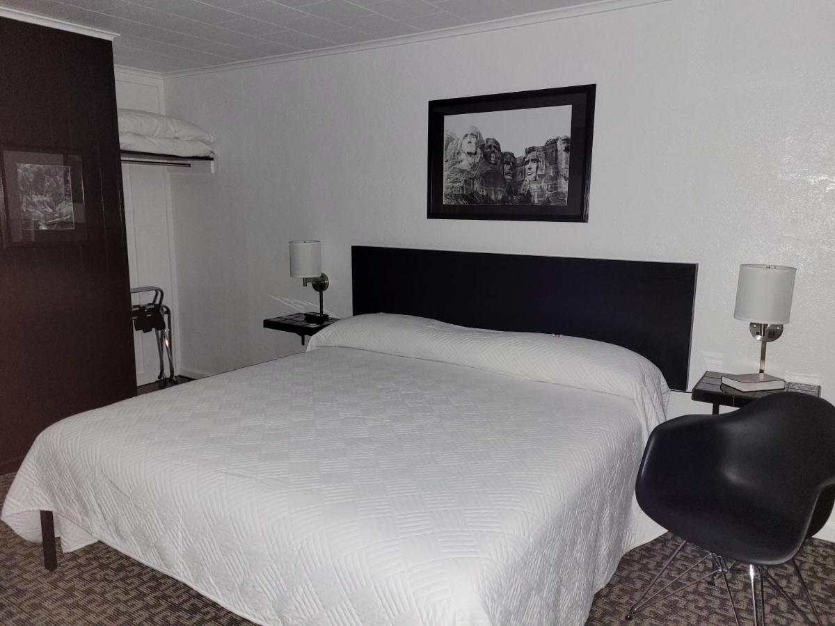 Rocket Motel คัสเตอร์ ภายนอก รูปภาพ