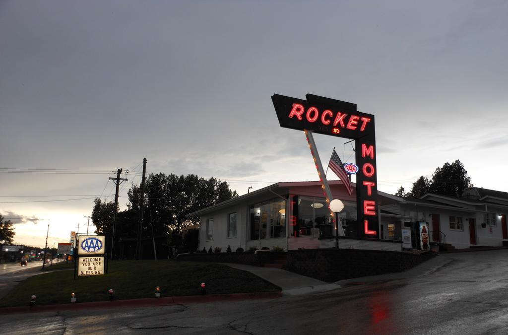 Rocket Motel คัสเตอร์ ภายนอก รูปภาพ