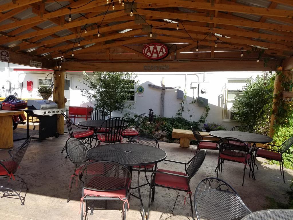 Rocket Motel คัสเตอร์ ภายนอก รูปภาพ