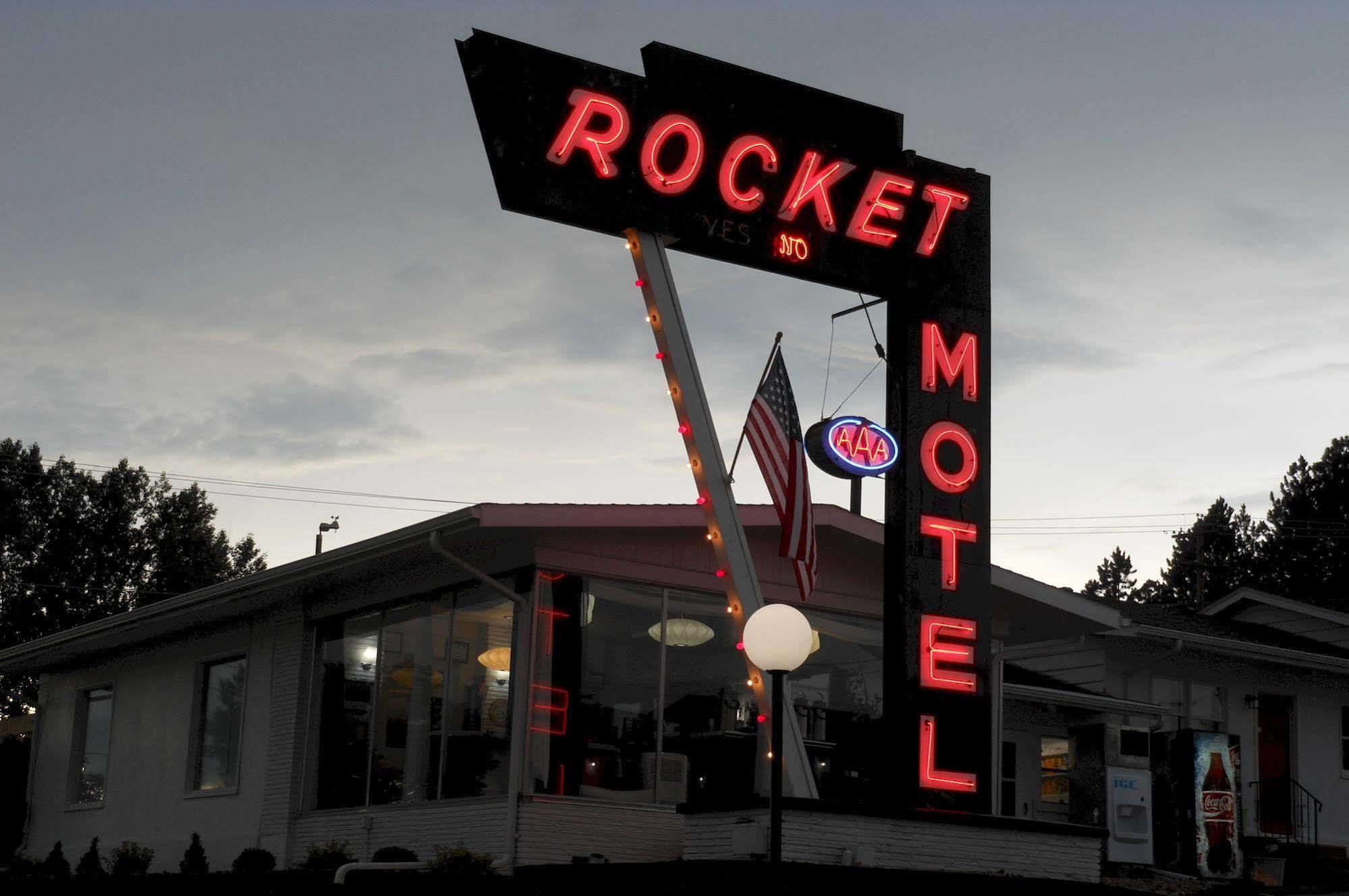 Rocket Motel คัสเตอร์ ภายนอก รูปภาพ