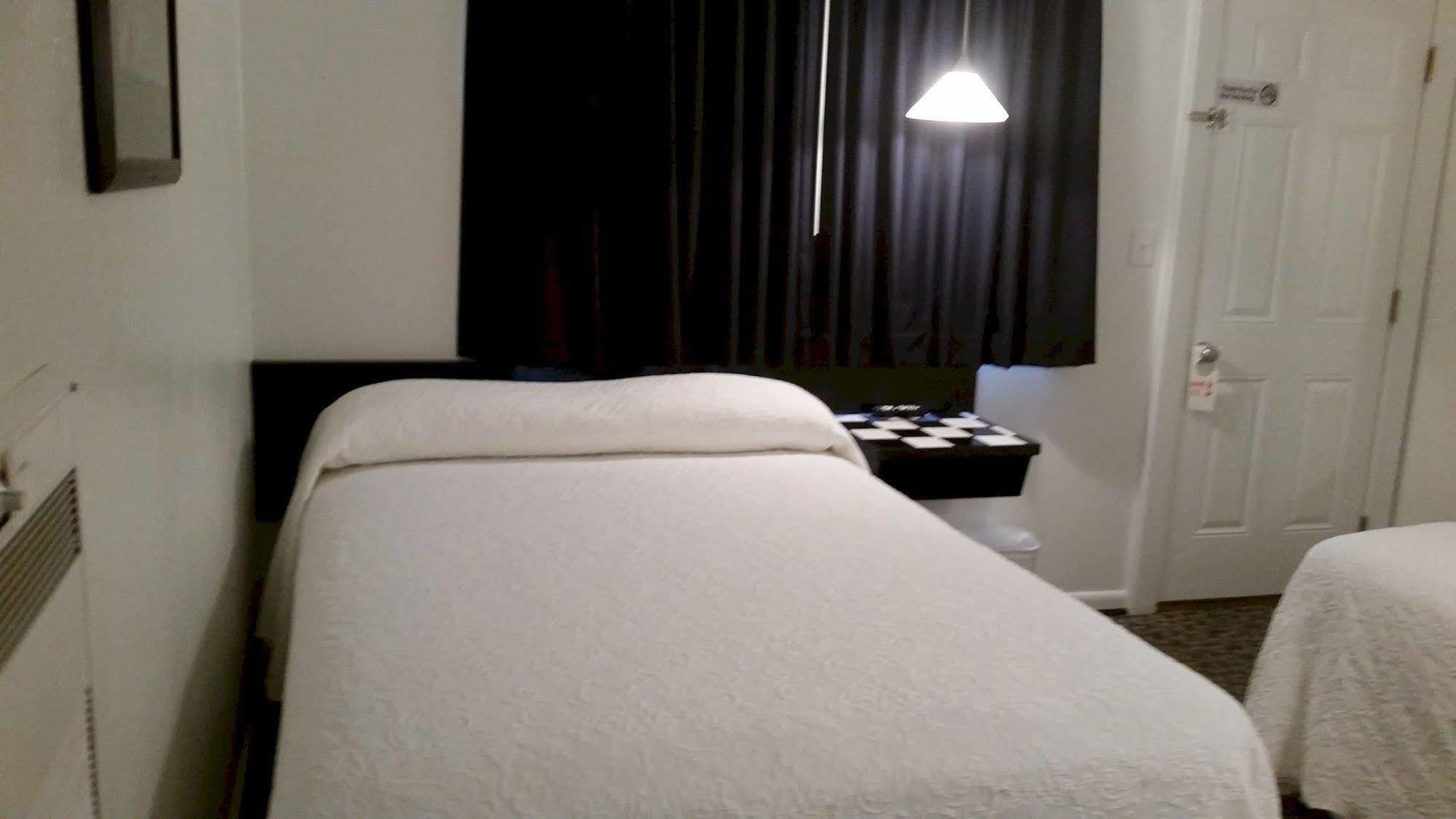Rocket Motel คัสเตอร์ ภายนอก รูปภาพ